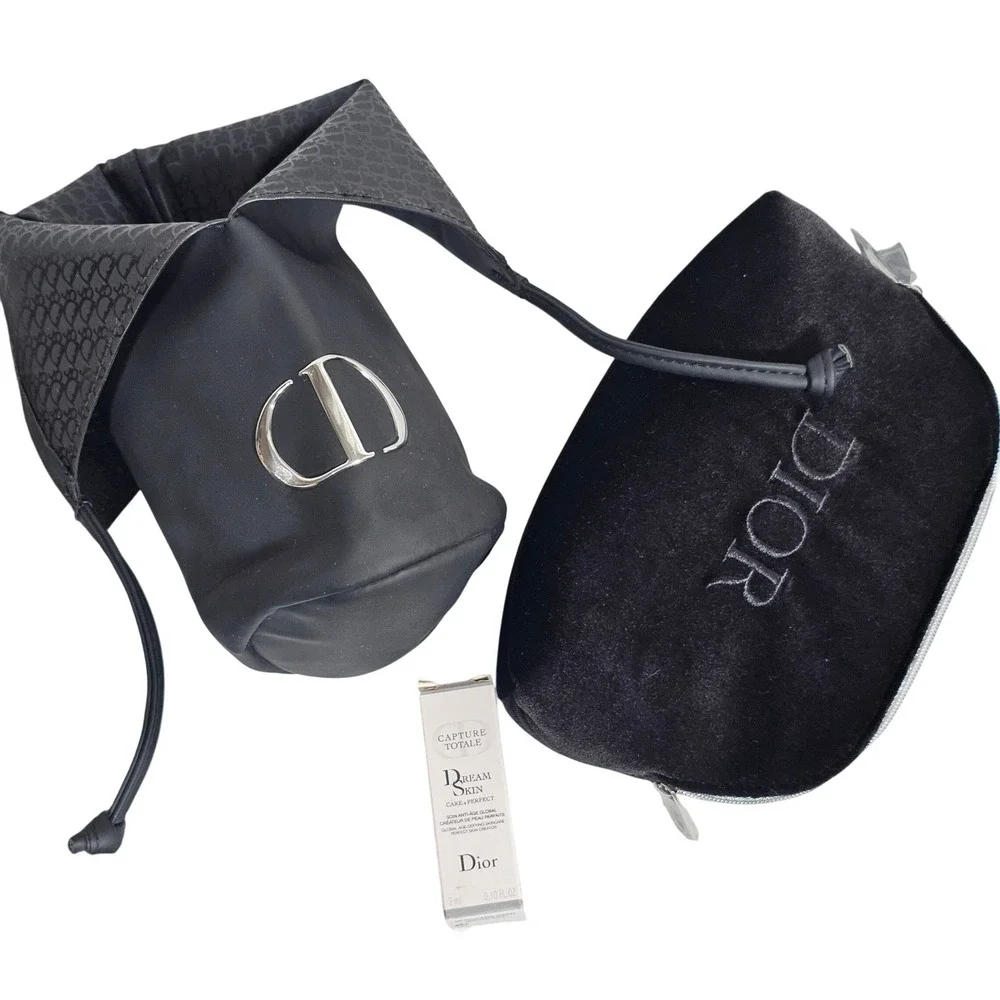DIOR Makeup CD Logo Punch with Black Velvet Travel Bag & Cream Brush Not Include